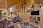 Deer Watch Lodge: Living room 
